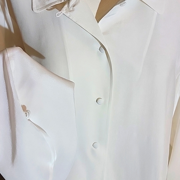 Linda Hartman Classic Silk Pajama Top - Picture 4 of 7